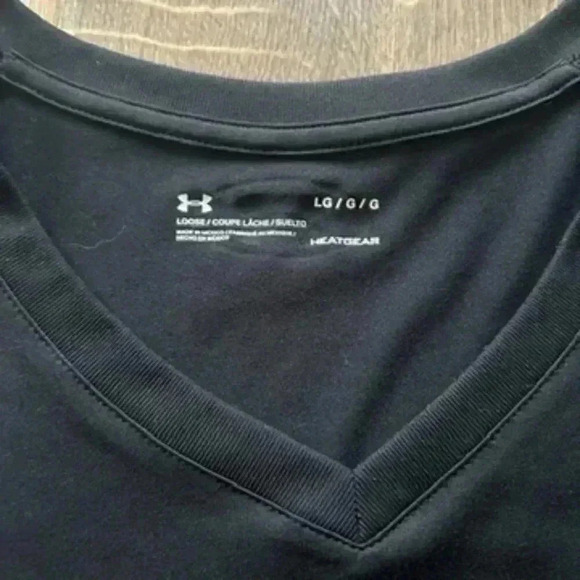 black underarmor tee - Picture 2 of 6